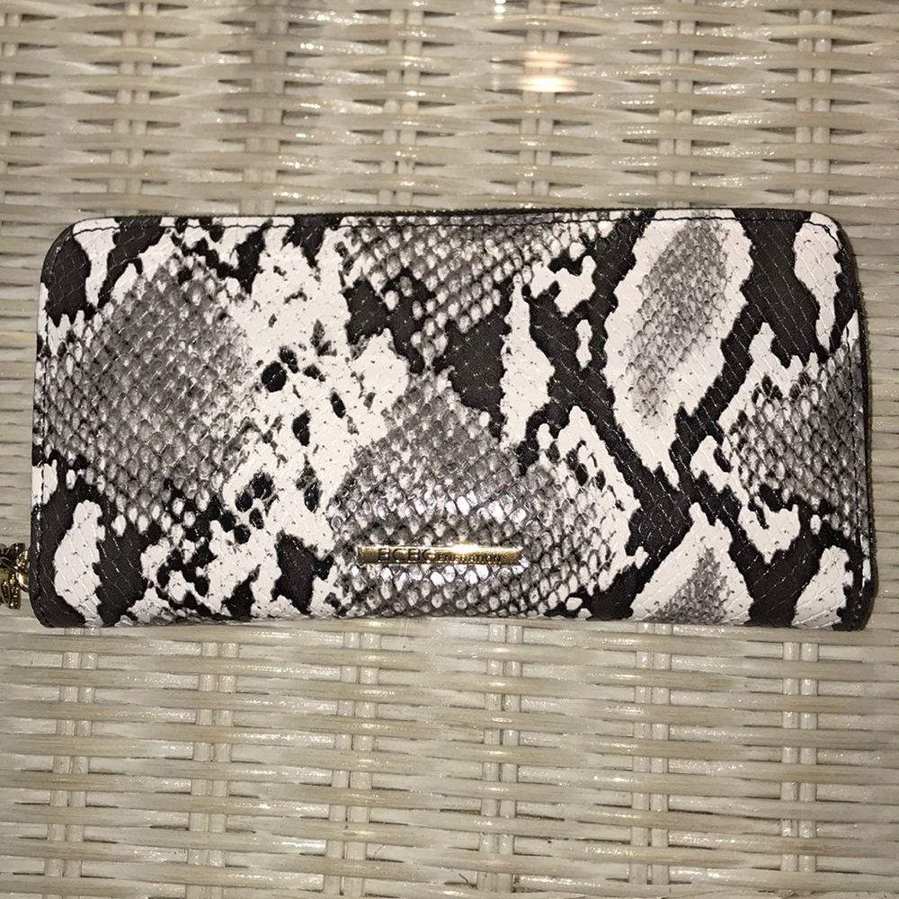 BCBG WALLET